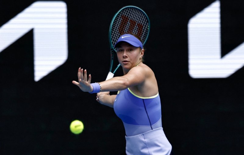 Anisimova cruises into Australian Open round two