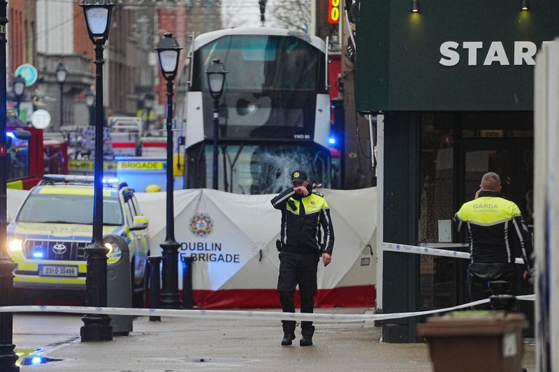 Bus crash in Dublin city center leaves one dead 