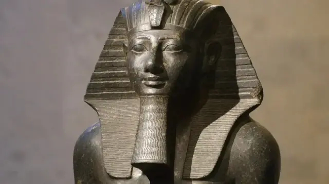 Netherlands returns looted 3,500-year-old sculpture to Egypt 