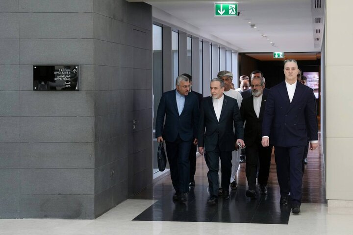 Iran-US talks start in Oman