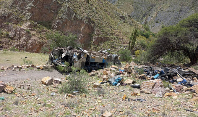 Bolivia bus crash into ravine kills at least 10