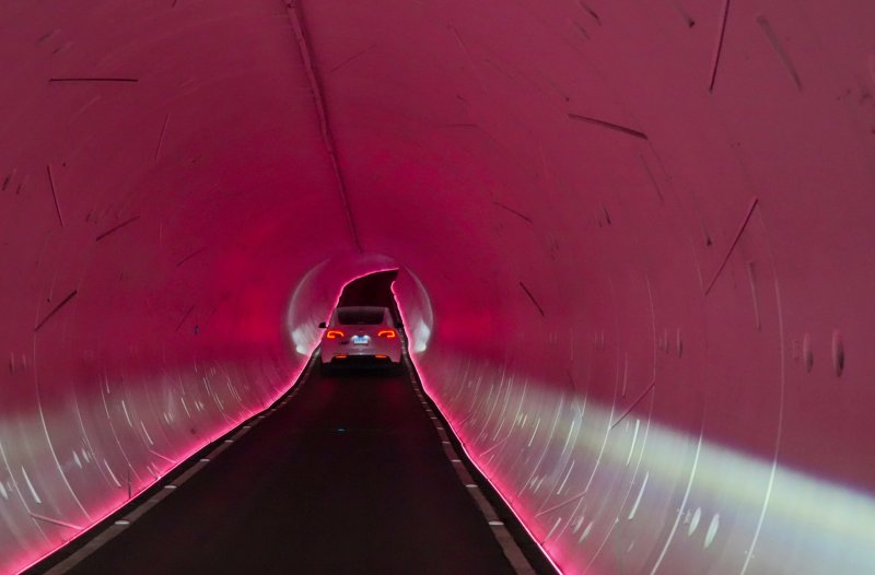 Musk’s Las Vegas tunnel project draws safety, environmental scrutiny