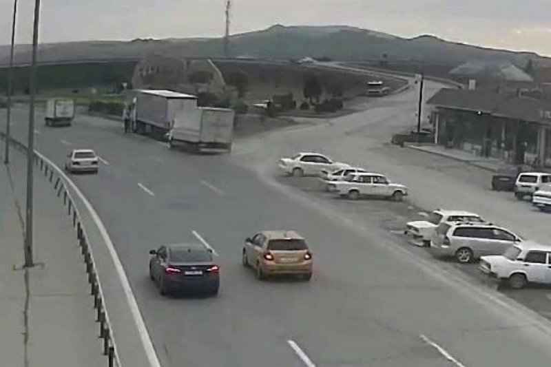 Truck crash on Baku–Gazakh highway leaves one injured 