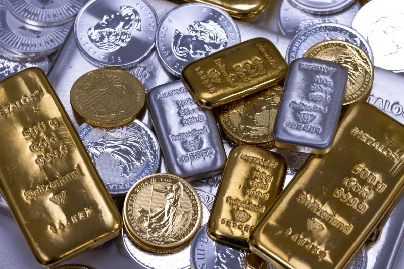 Gold extends gains as silver prices jump sharply