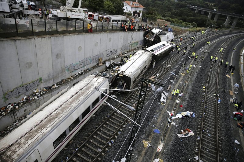 Spanish train drivers to launch nationwide strike after deadly crashes
