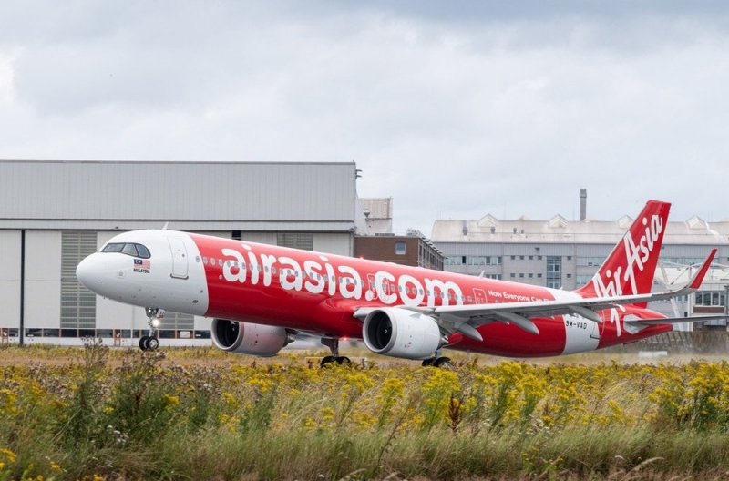 AirAsia flight makes emergency landing in Queensland