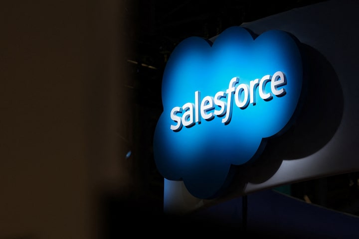 Salesforce cuts under 1,000 jobs amid AI shift 