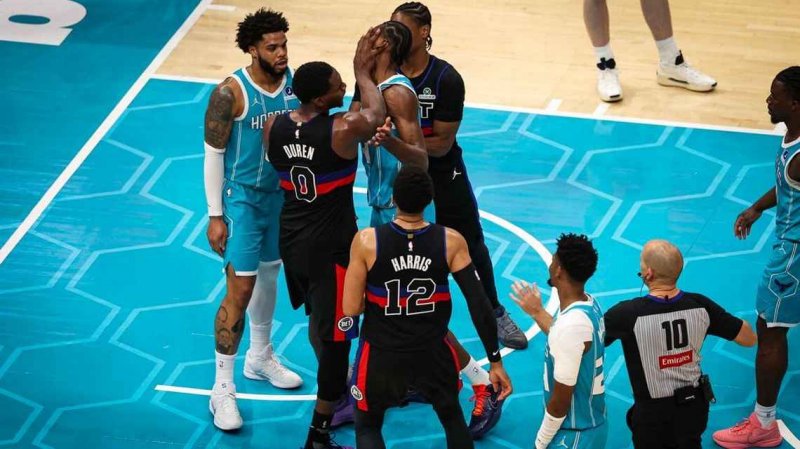 NBA chaos: Four ejected after Pistons-Hornets fight