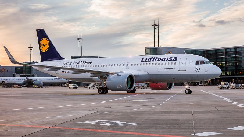 Lufthansa forced to cancel flights amid pilot and crew strikes