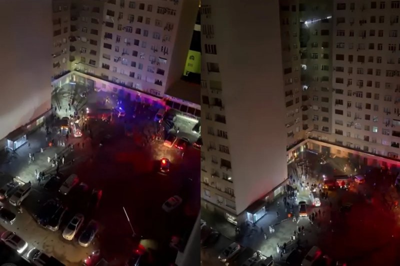 Massive fire sparks panic in Baku apartment building -  VIDEO 