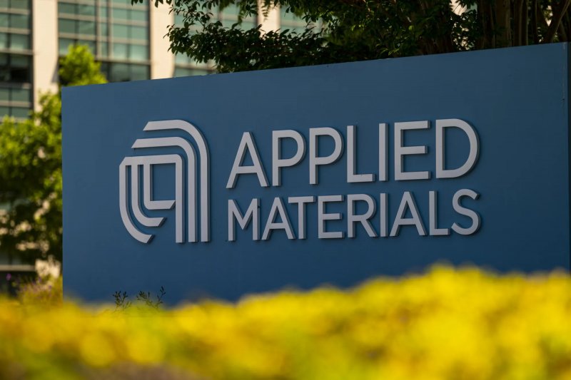 Applied Materials soars on strong AI outlook