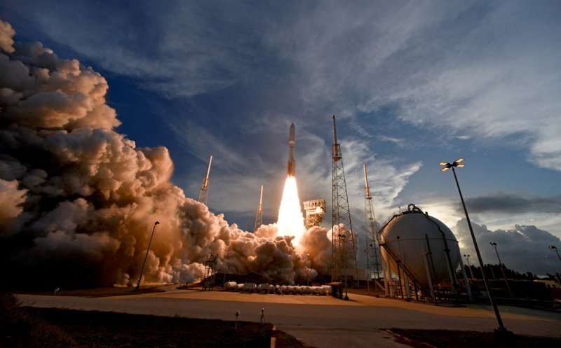 Musk, Bezos ramp up Moon race as China eyes 2030 landing