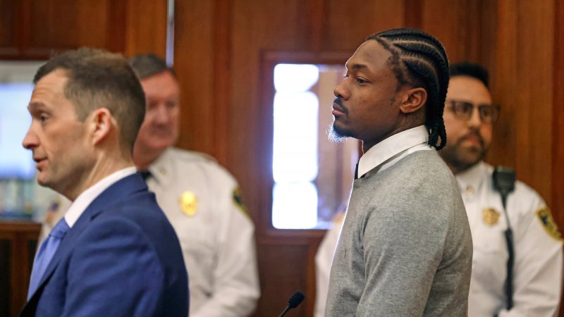 Patriots' Diggs pleads not guilty to assault charges