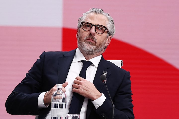 LA28 chief moves to sell agency after Maxwell backlash 