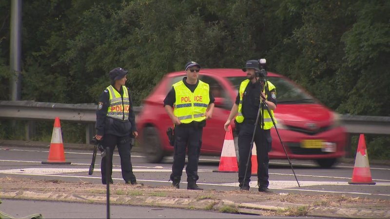 Two dead in stolen car crash in Sydney after police pursuit