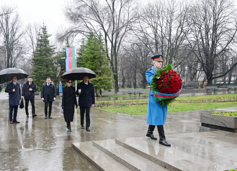News about -  President Aliyev visits monuments to Azerbaijan's National Leader Heydar Aliyev, prominent Serbian writer in Belgrade  -PHOTO -VIDEO  