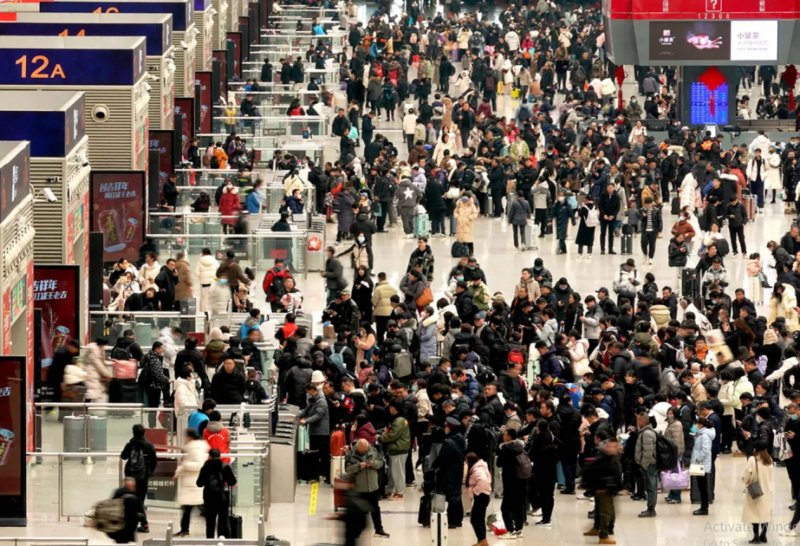 Feature: Spring Festival atmosphere welcomes China-bound travelers at London Heathrow 