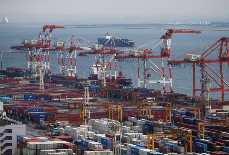 Japan's exports jump on strong Asia demand