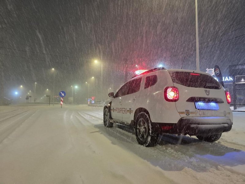Heavy snowstorm paralyzes Bucharest, triggers red alert