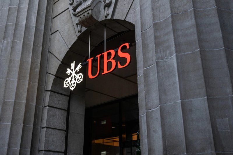 UBS raises tech bond forecast, cuts loan outlook