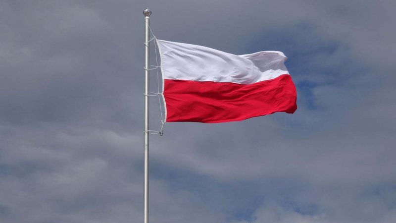 Poland urges citizens to leave Iran immediately