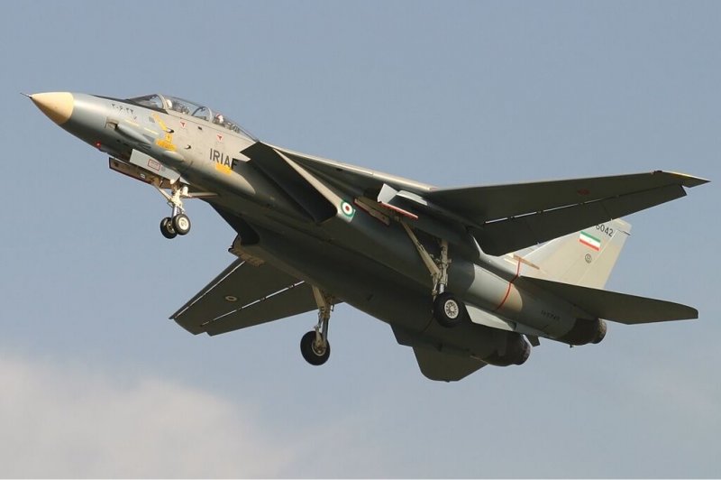 Iran fighter jet crashes during training flight 