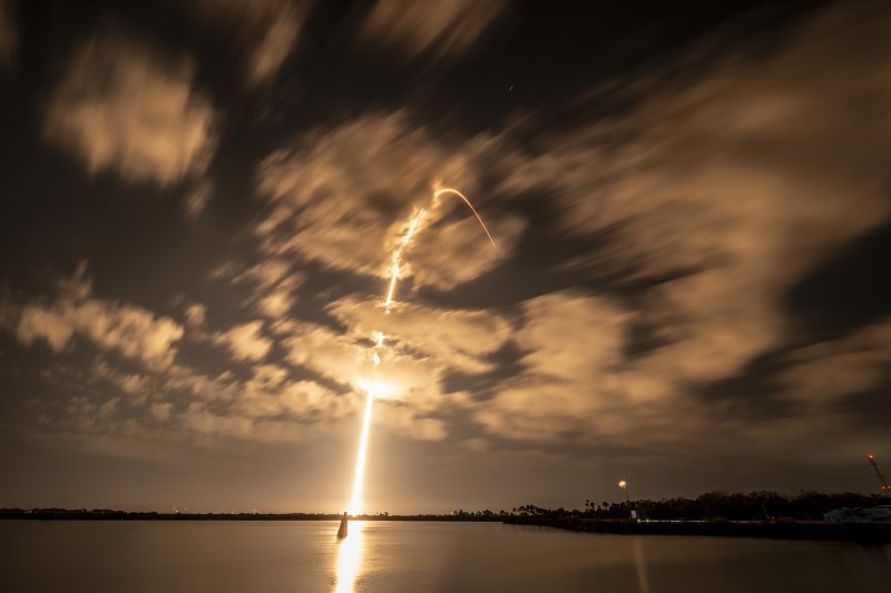 SpaceX lands Falcon 9 rocket in the Bahamas -  VIDEO 