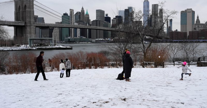  Watch:  Powerful winter storm paralyzes US Northeast