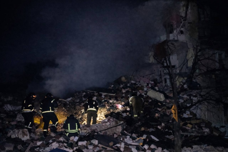 Russia strikes residential building in Dnipropetrovsk