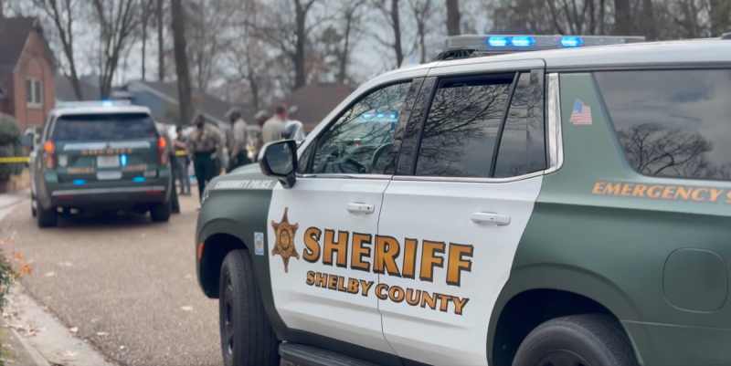 Tennessee issues blue alert for suspect after Memphis police officer shot