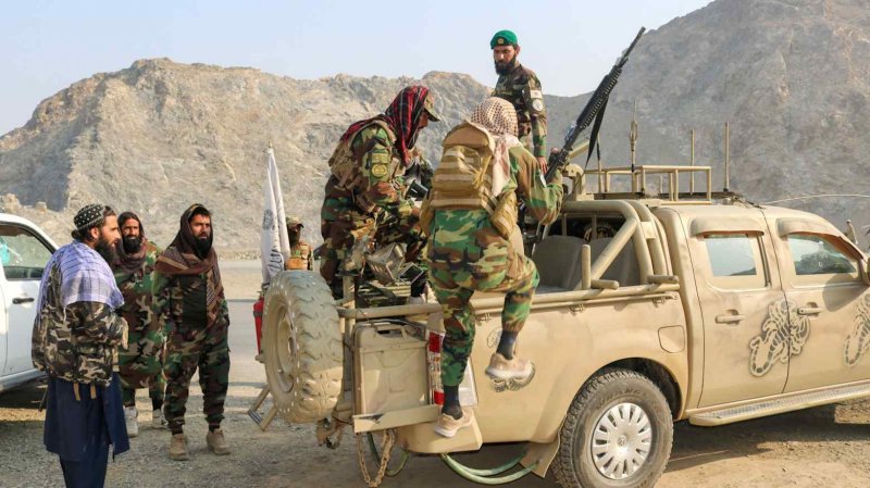 Pakistani forces take control of Taliban vehicle inside Afghanistan -  VIDEO 