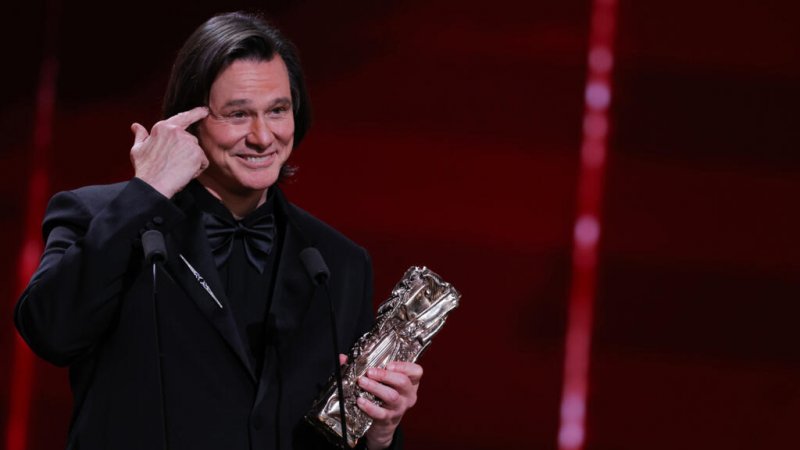 Jim Carrey goes viral with unrecognizable look at César Awards