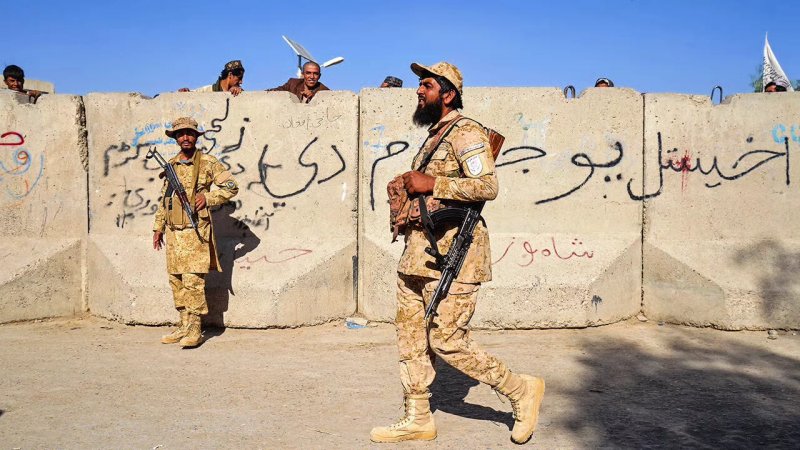 Clashes erupt between Afghan, Pakistani forces along border 