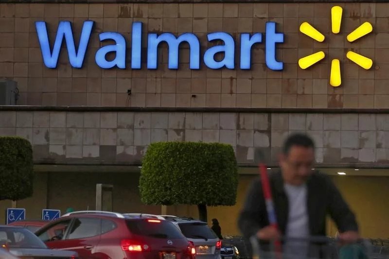 Walmart Gains as Analysts Raise Price Targets on Digital Growth Strength 