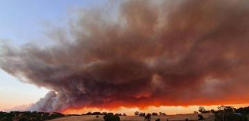 Bushfire threat forces evacuations in Western Australia