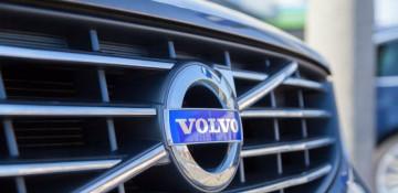 Volvo Cars Q4 profit slumps on tariffs, weak demand