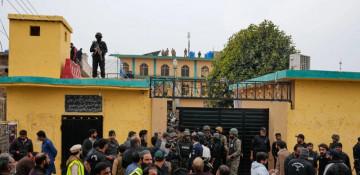 Death toll from Pakistan mosque blast rises to 31