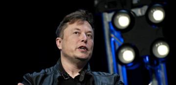 Elon Musk denies SpaceX is developing a phone 