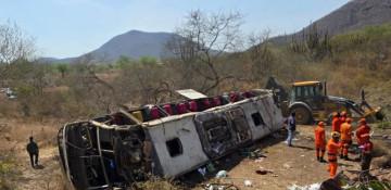 At least 6 killed in bus rollover in Brazil 
