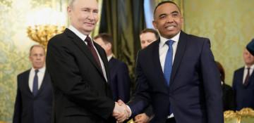 Putin meets Madagascar's president at the Kremlin 