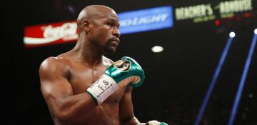 Mayweather announces pro boxing comeback