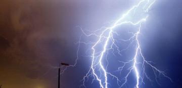 Three injured by lightning strikes in Australia