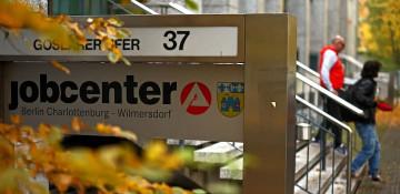 German unemployment stays above 3 million amid weak economy 