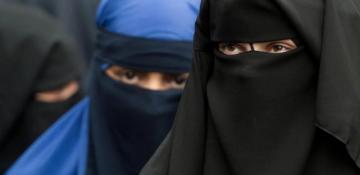 Spain’s Vox party pushes niqab and burqa ban