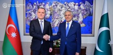 Azerbaijani, Pakistani FMs mull regional, int'l developments