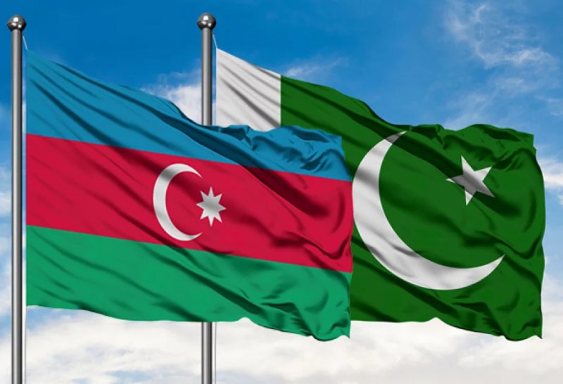 Azerbaijani, Pakistani FMs discuss Middle East tensions 