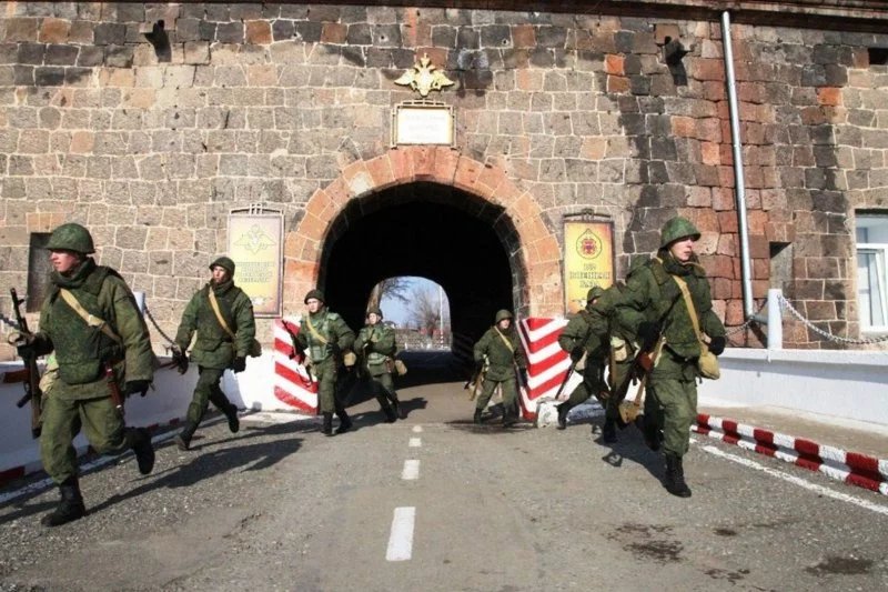  Russian border guards have left Armenia. What about the base in Gyumri? 