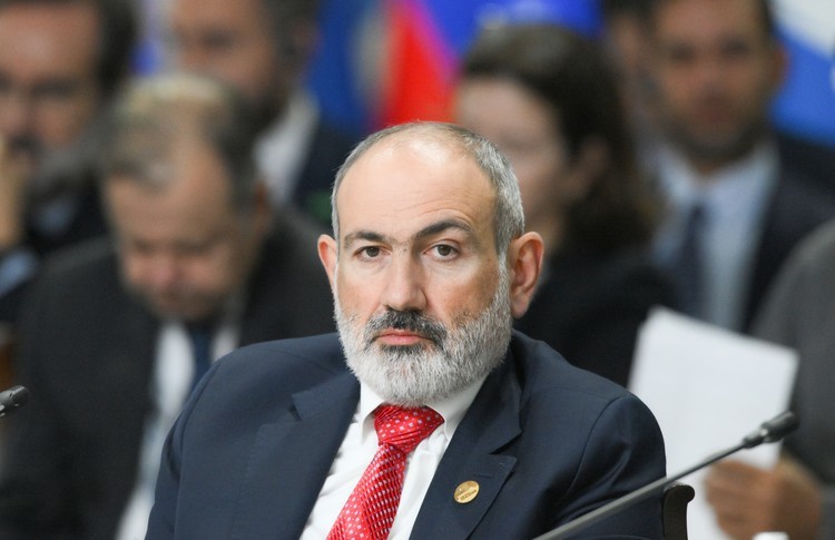 Pashinyan holds emergency security council meeting as Armenia reacts to Iran crisis