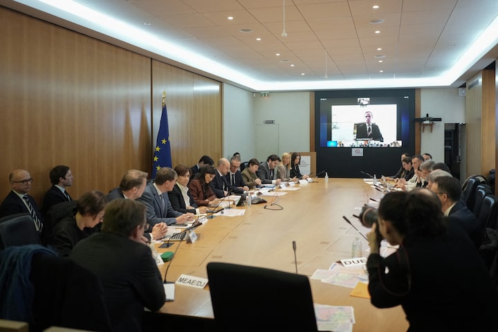 France ready to defend Gulf states after Iran strikes