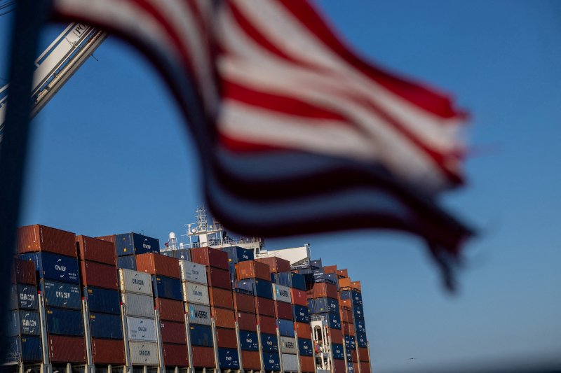 U.S. plans to pay interest to importers on their tariff refunds